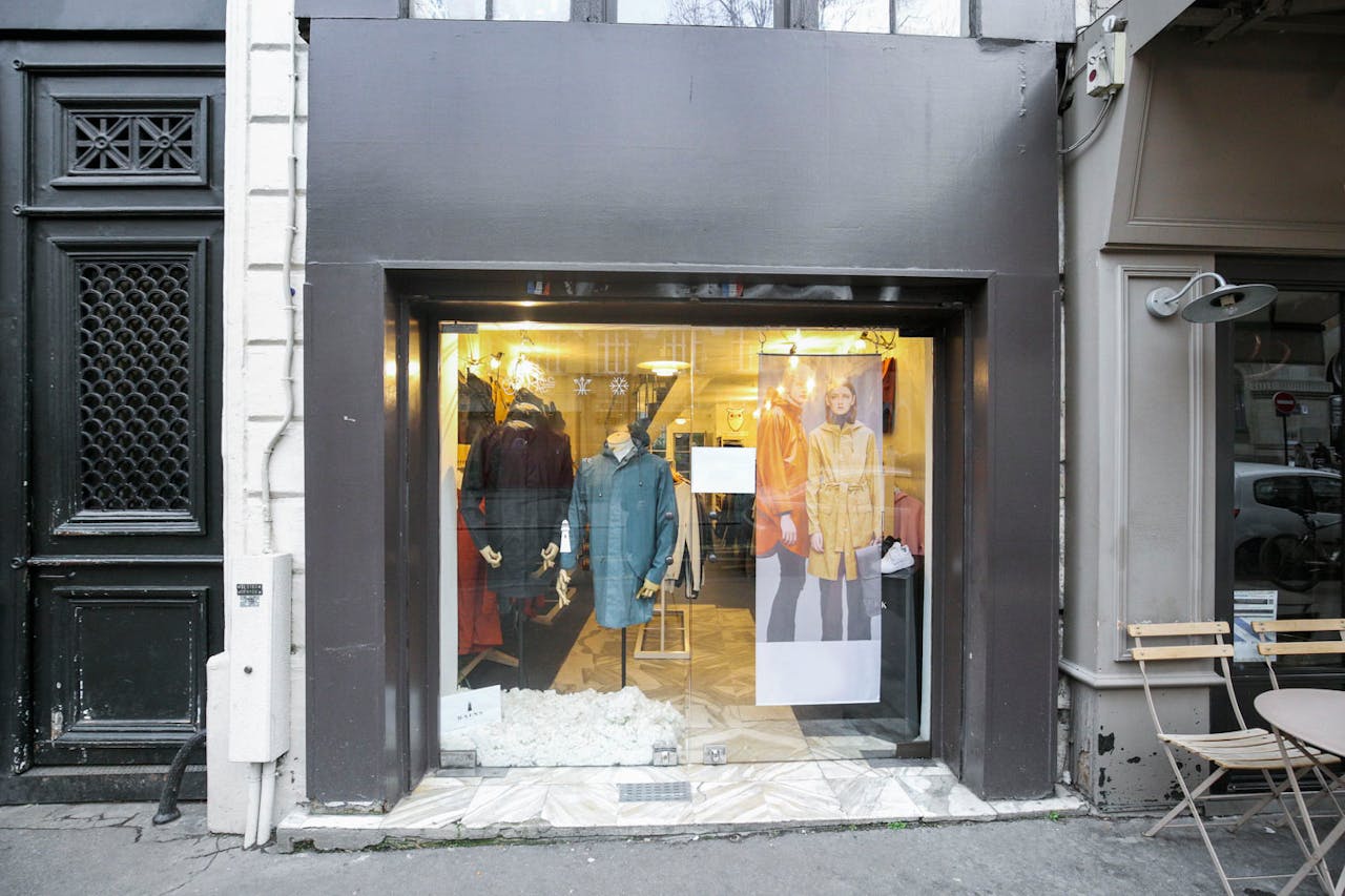 Pop-Up Boutique in Haut Marais - Image 0