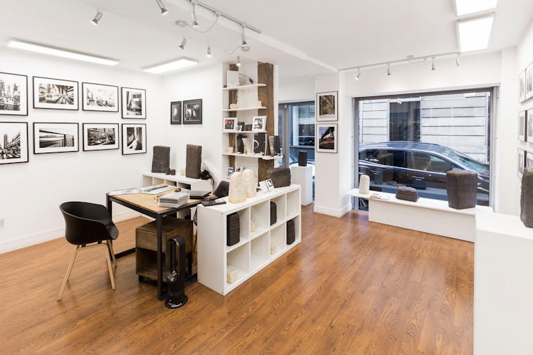 Stylish Haut Marais Pop-Up Gallery - Image 0