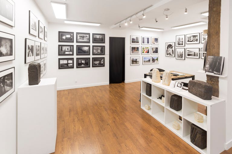Stylish Haut Marais Pop-Up Gallery - Image 1