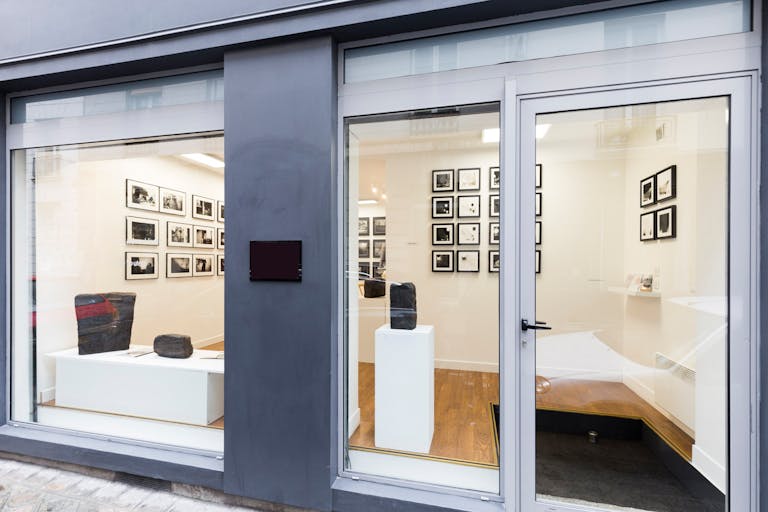 Stylish Haut Marais Pop-Up Gallery - Image 2