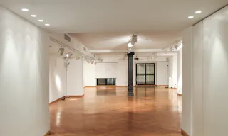 Beautiful Showroom in Broletto - Image 3