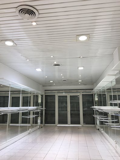 LOCAL SAISONNIER A LOUER A JUAN LES PINS, ANTIBES (06160) - Image 2