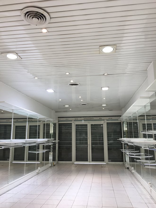 LOCAL SAISONNIER A LOUER A JUAN LES PINS, ANTIBES (06160) - Image 2