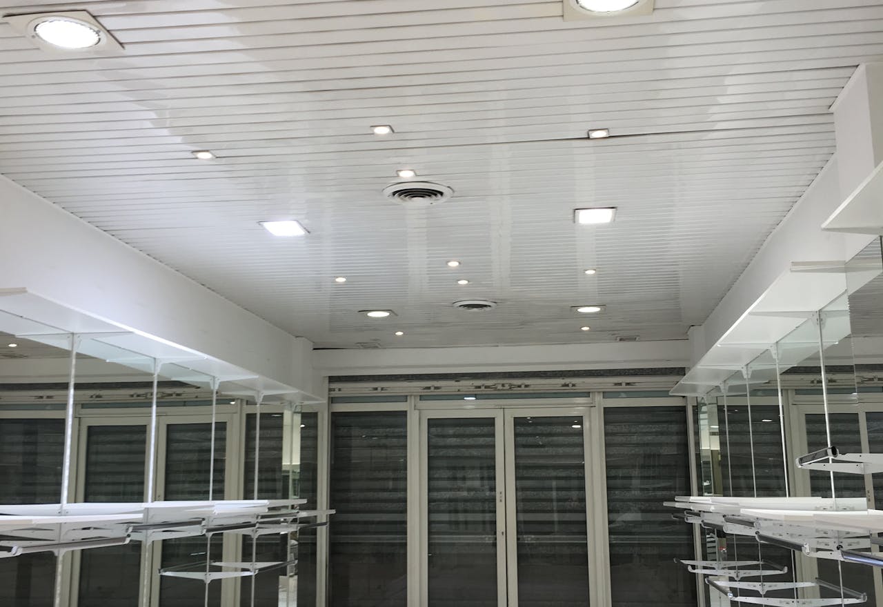 LOCAL SAISONNIER A LOUER A JUAN LES PINS, ANTIBES (06160) - Image 2