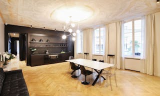 Amazing Saint-Germain Boutique - Image 3