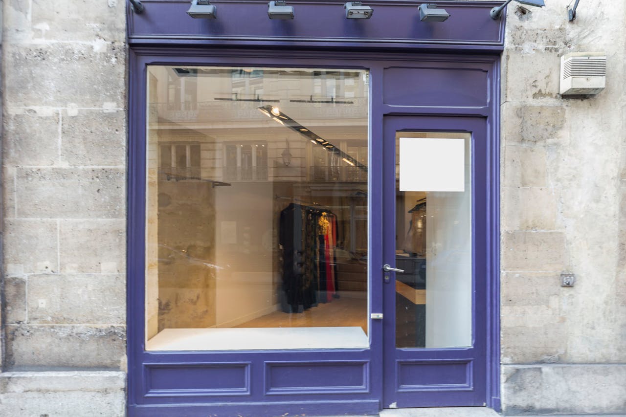 Charming Palais Royal Boutique - Image 2