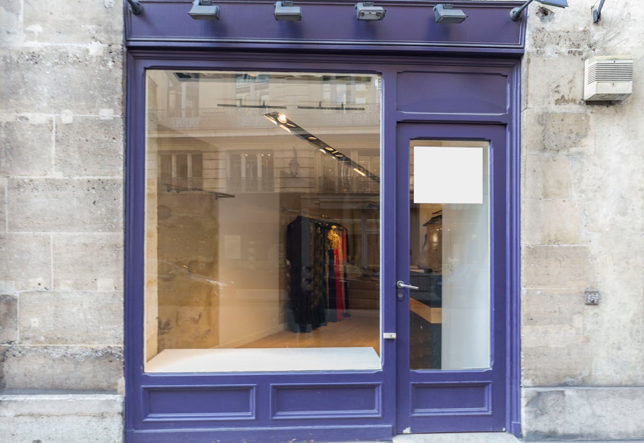 Charming Palais Royal Boutique - Image 2