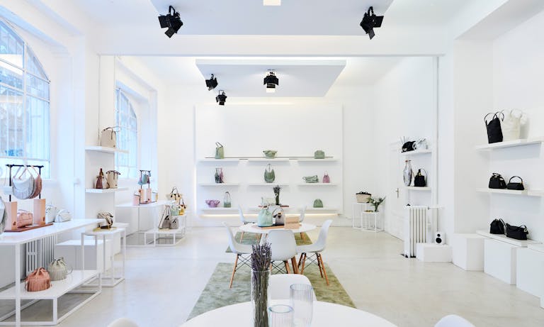 Bright Showroom near Porta Venezia - Image 4
