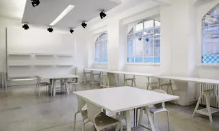 Bright Showroom near Porta Venezia - Image 9