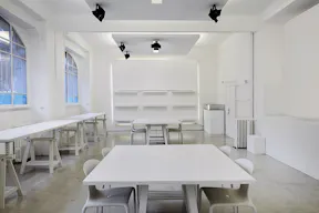 Bright Showroom near Porta Venezia - Image 10