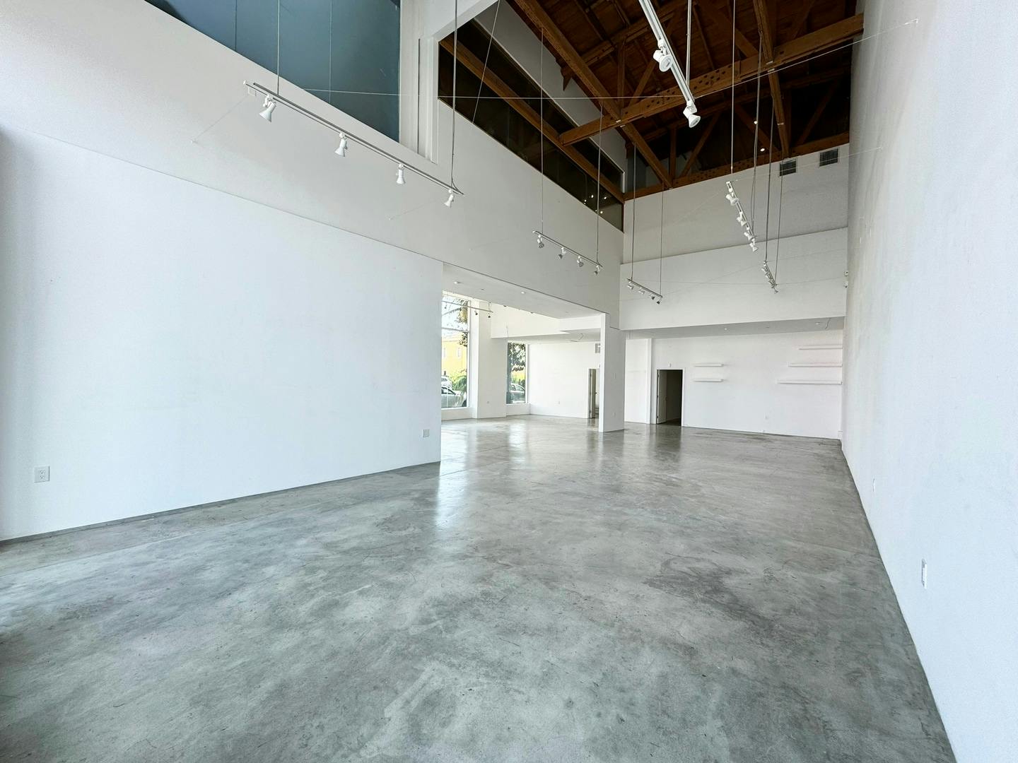 Ground Floor Retail and Pop-Up Space on Melrose Avenue