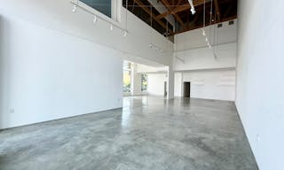 Pop-Up Space on Melrose Avenue - Image 10
