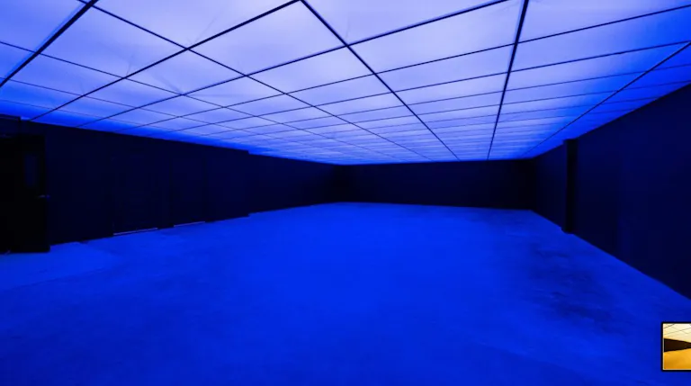 Large Blackout Studio with RGB Ceiling & car access - Image 1