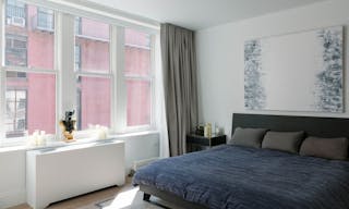 Sun-Drenched Soho Penthouse with Two Terraces - Image 8