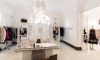 Prime Champs-Elysées Showroom - Image 3