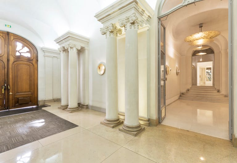 Prime Champs-Elysées Showroom - Image 4