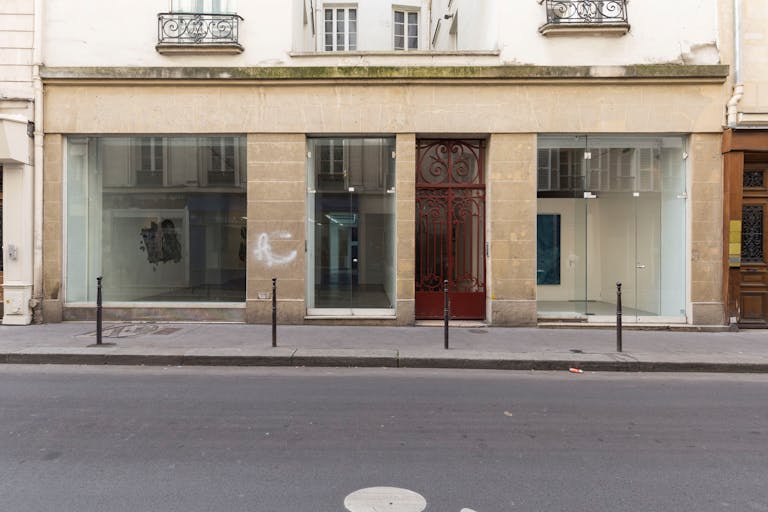 Amazing Showroom in Le Marais - Image 3