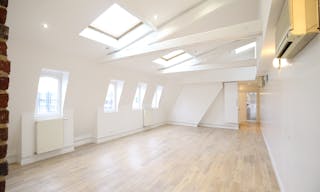 Private Showroom in Ternes - Image 0