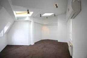 Private Showroom in Ternes - Image 8