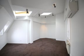 Private Showroom in Ternes - Image 8