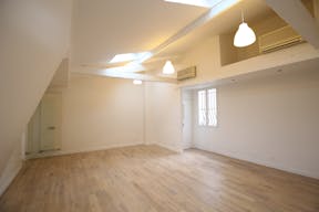 Private Showroom in Ternes - Image 10