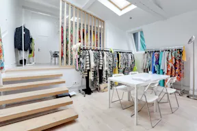 Private Showroom in Ternes - Image 14