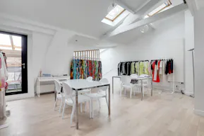 Private Showroom in Ternes - Image 15