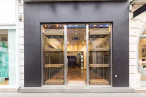 Premium St Thomas D'Aquin Boutique - Image 0