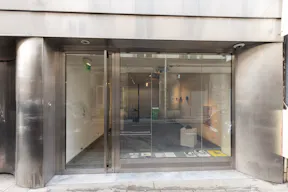 Beautiful Gallery in Haut Marais - Image 2