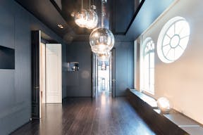 Stunning Champs-Elysées Mansion - Image 5