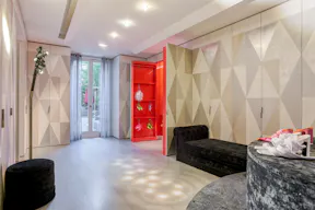 Stunning Champs-Elysées Mansion - Image 8