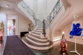 Stunning Champs-Elysées Mansion - Image 10