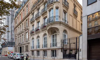 Stunning Champs-Elysées Mansion - Image 18