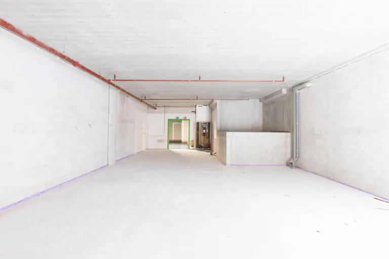 Vast Central Almere Pop-Up Store - Image 1