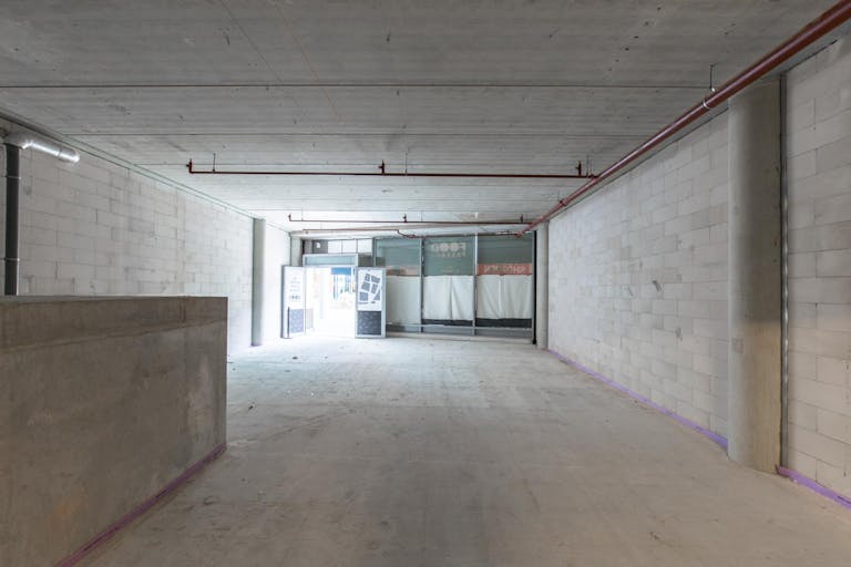 Vast Central Almere Pop-Up Store - Image 3