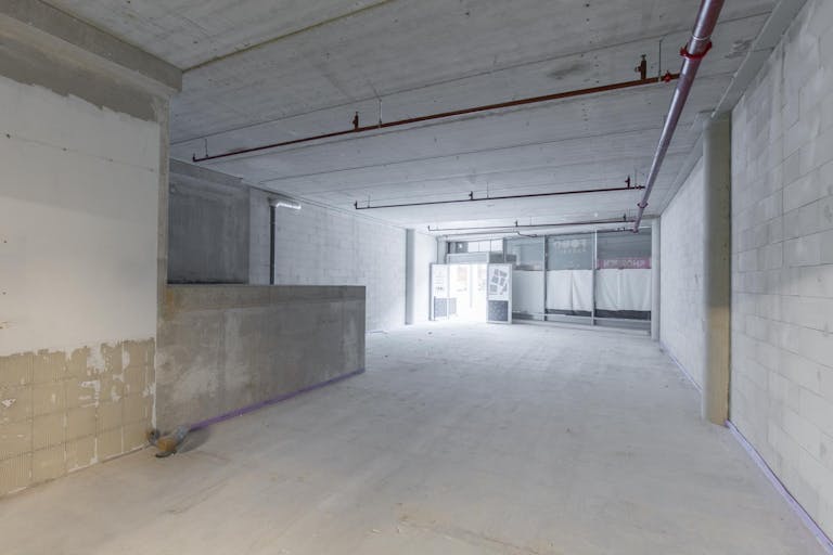 Vast Central Almere Pop-Up Store - Image 4