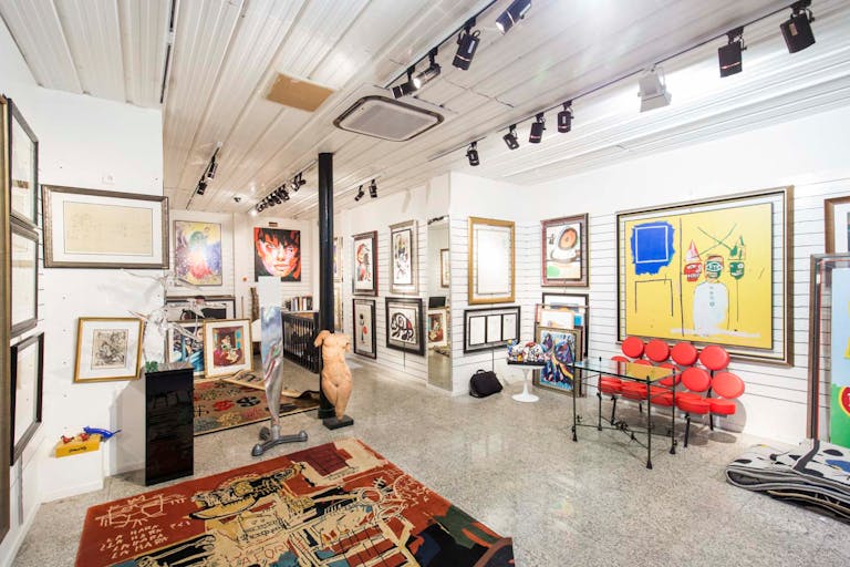 Characterful Pop-Up Shop in 6éme - Image 1