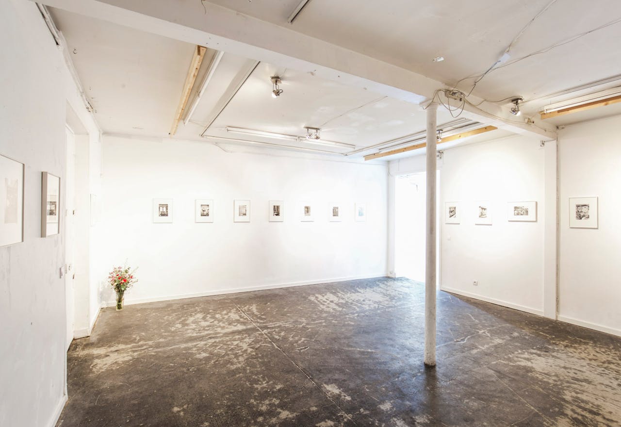 Trendy Haut Marais Gallery Space - Image 2