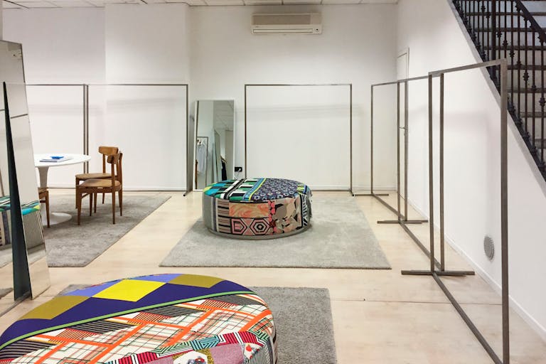 Charming Downtown Milan Showroom - Image 1