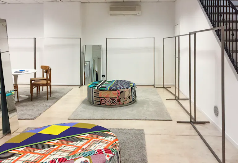 Charming Downtown Milan Showroom - Image 1
