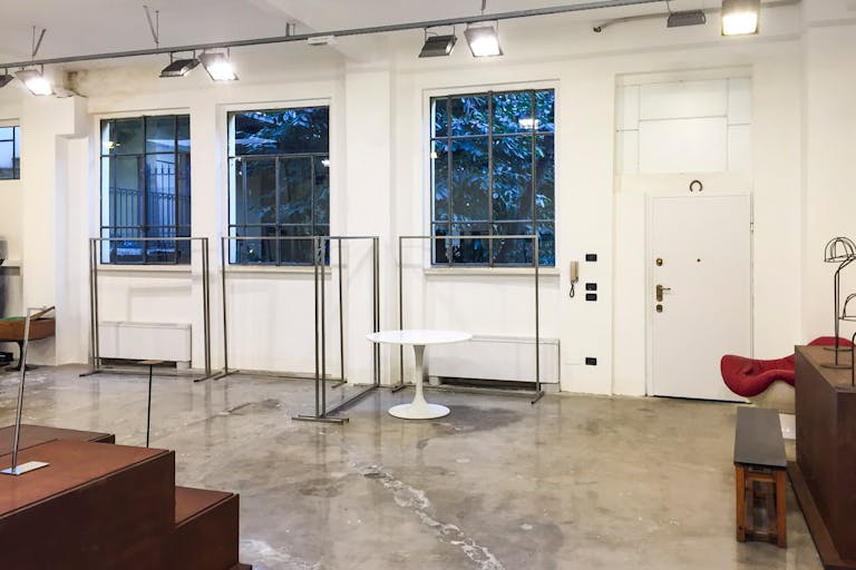 Charming Downtown Milan Showroom - Image 2