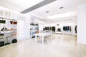 Immaculate Showroom - Image 0