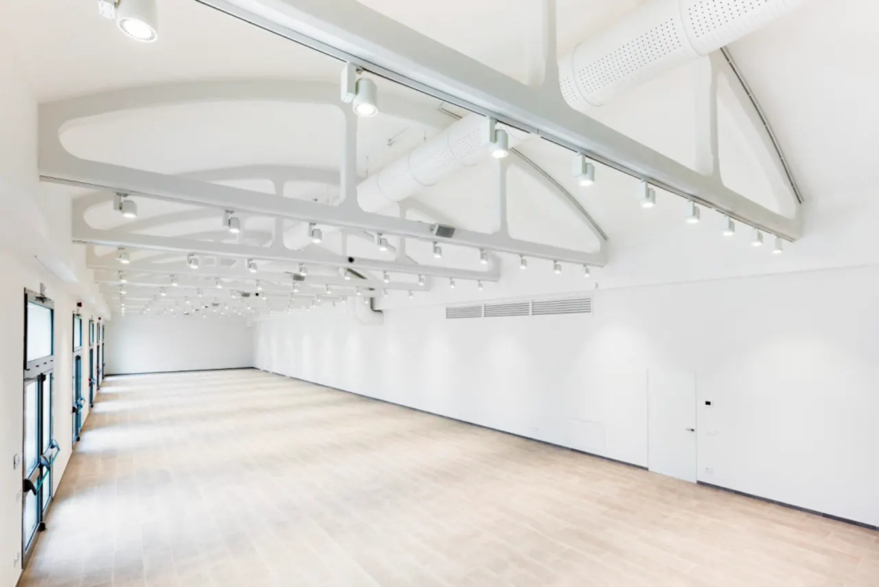 Incredible Showroom in Navigli - Image 1
