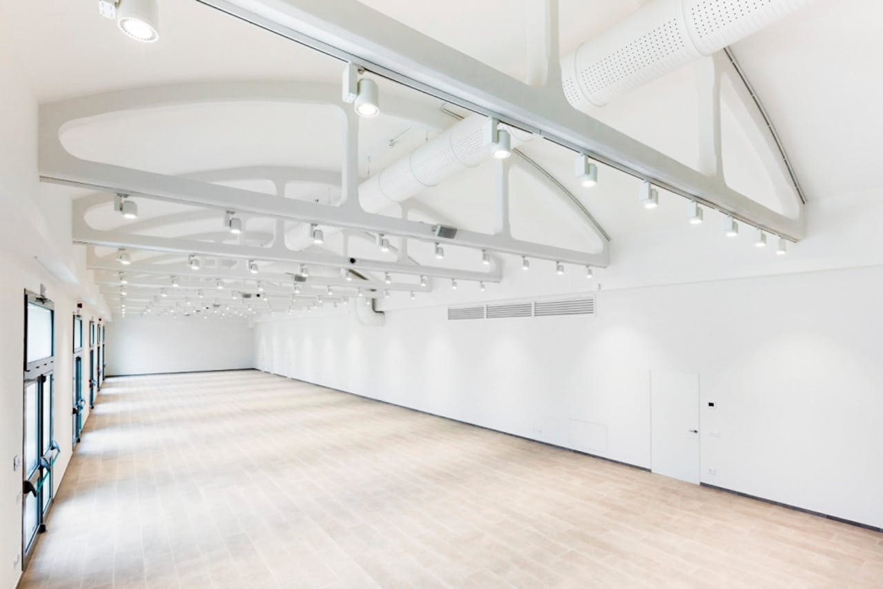 Incredible Showroom in Navigli - Image 1