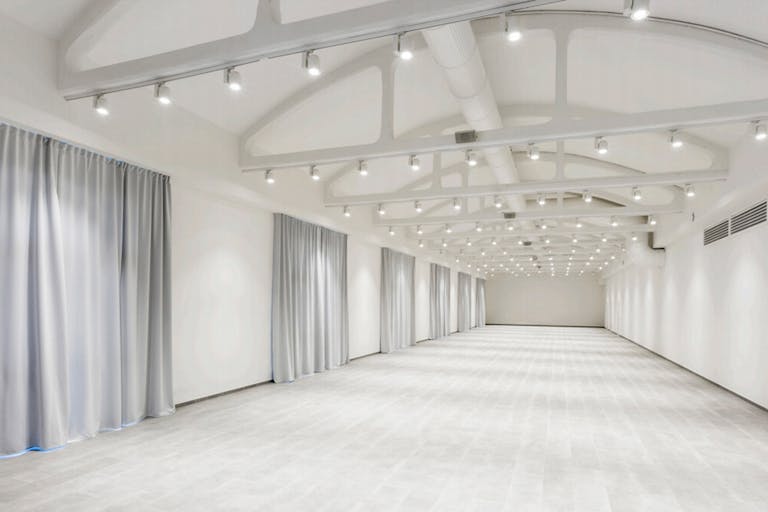 Incredible Showroom in Navigli - Image 2