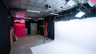 CYC Wall ground North Hollywood film studio green screen tech blue backdrops - Image 2