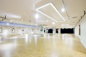 Brilliant Showroom Near Trocadéro - Image 3