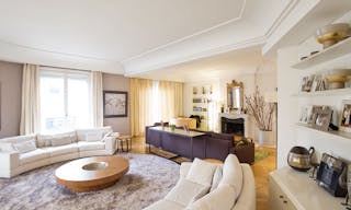 Tasteful Apartment in Ternes - Image 2