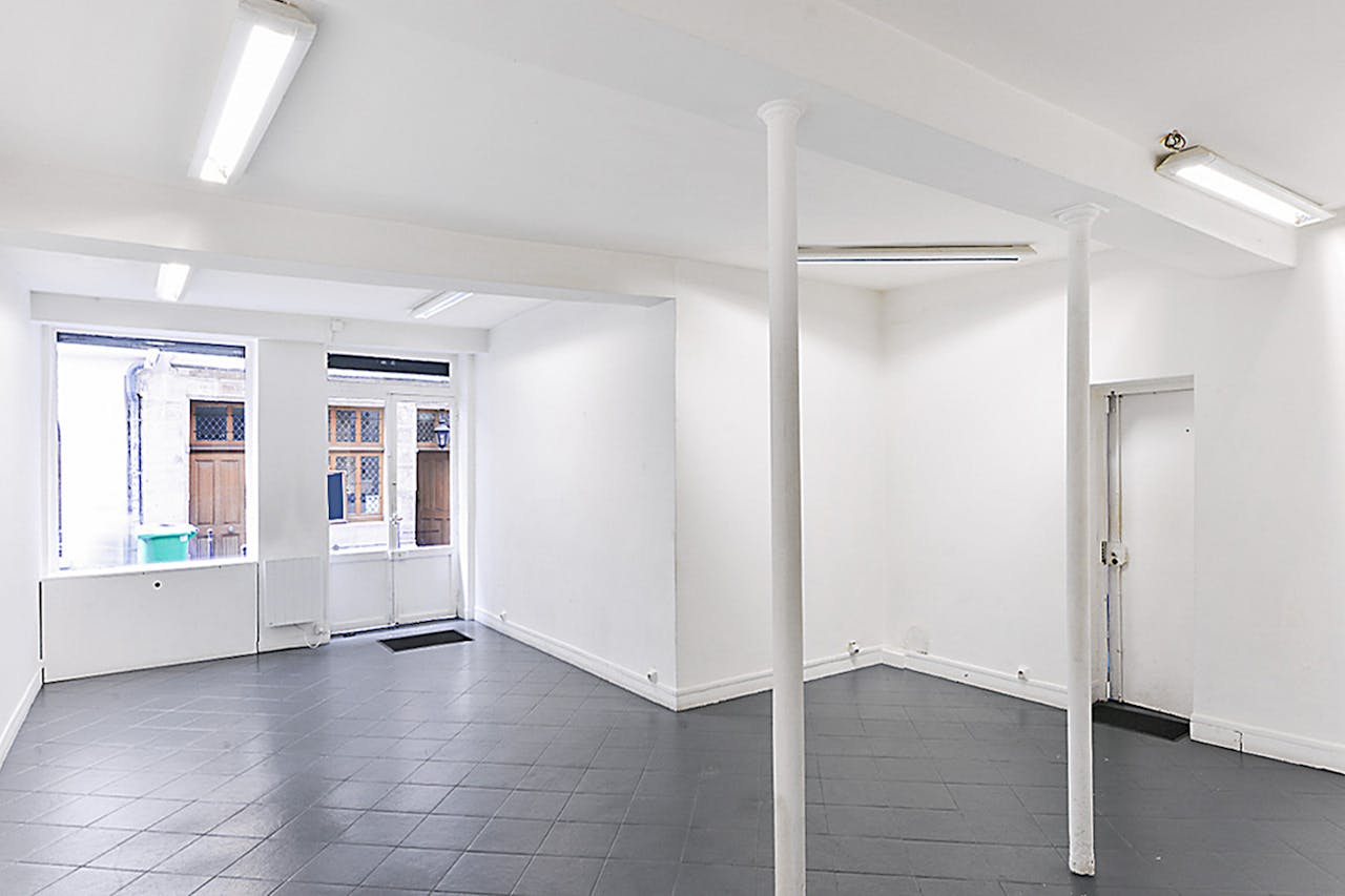 Pop-Up Art Space in Le Marais - Image 0