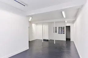 Pop-Up Art Space in Le Marais - Image 1